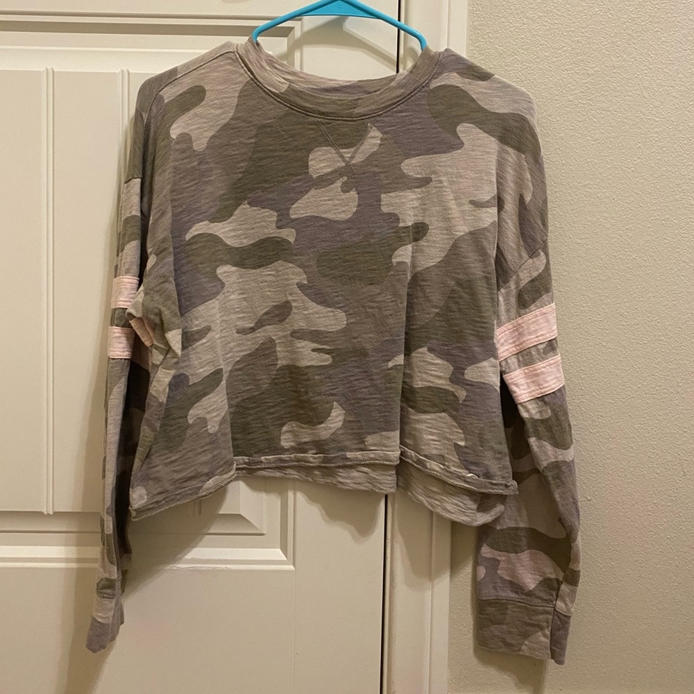 women’s camo long sleeve top